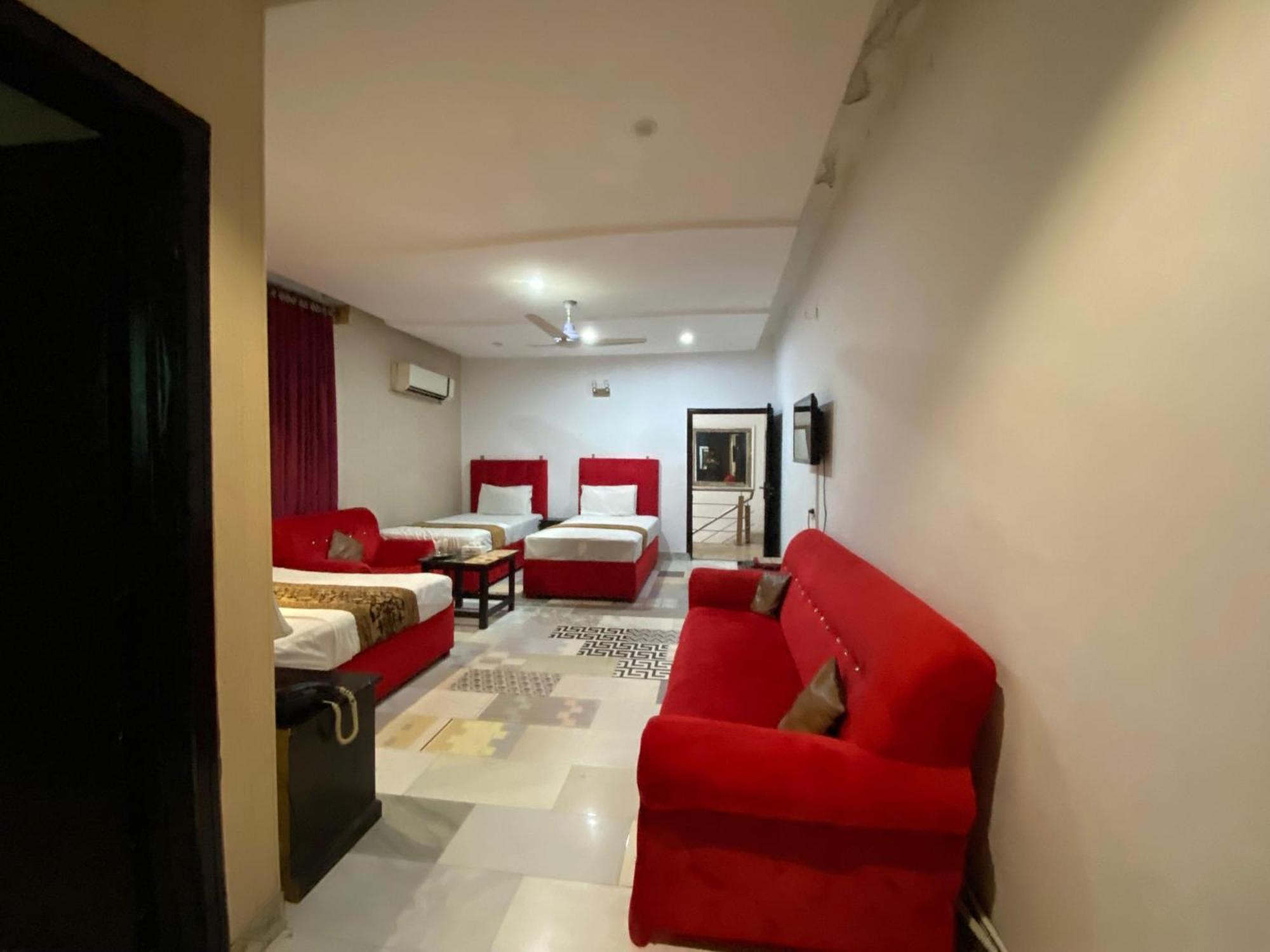 Hotel Tulip Inn, Gulberg لاهور المظهر الخارجي الصورة