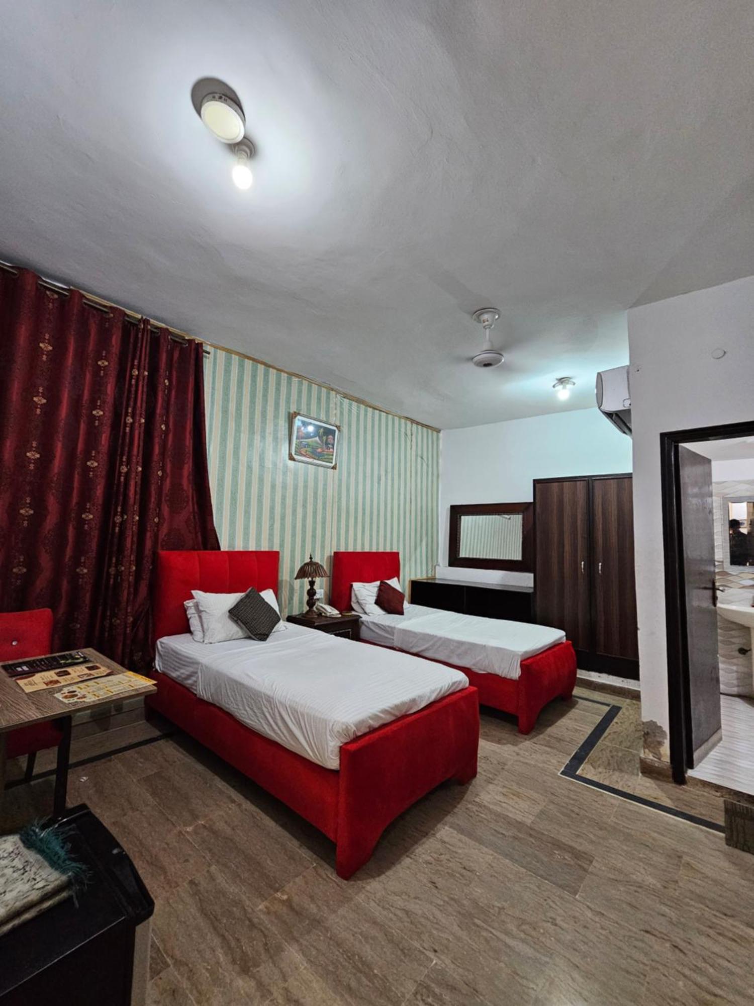 Hotel Tulip Inn, Gulberg لاهور المظهر الخارجي الصورة